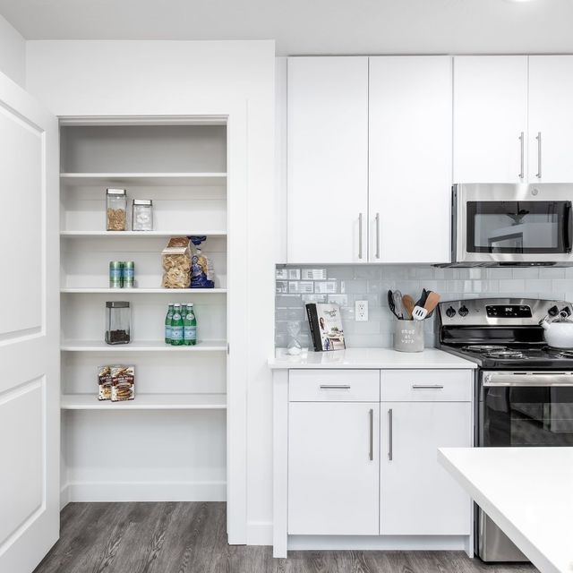 Rockpoint Apartments - Fully Equipped Kitchen with Modern Appliances and Huge Pantry  Rockpoint Apartments - Fully Equipped Kitchen with Modern Appliances and Huge Pantry
