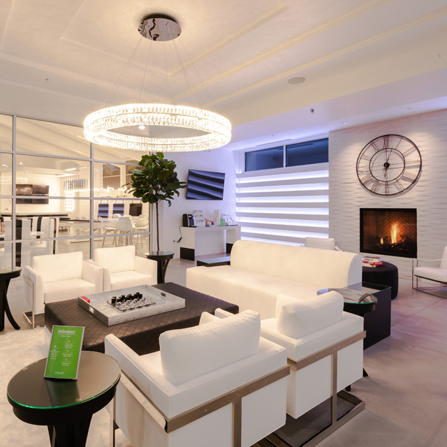 Rockpoint Apartment Homes - Clubhouse and Luxury Lounge Area with Fireplace and Huge Wall Clock Rockpoint Apartment Homes - Clubhouse and Luxury Lounge Area with Fireplace and Huge Wall Clock